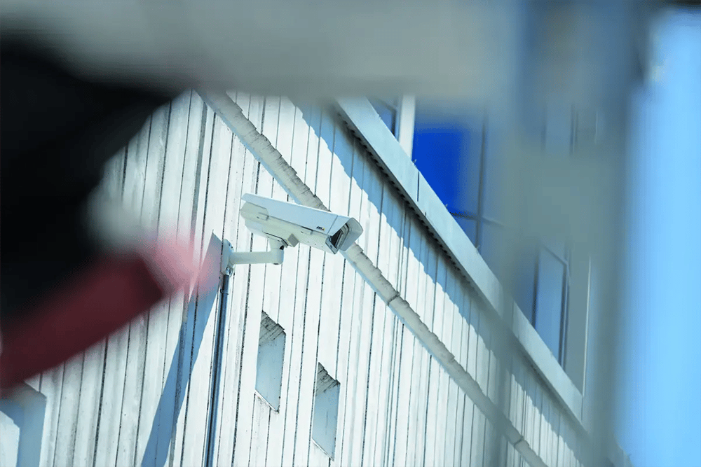 data_center_perimeter_camera_02_1508_hi_Mediaportal - Web PNG