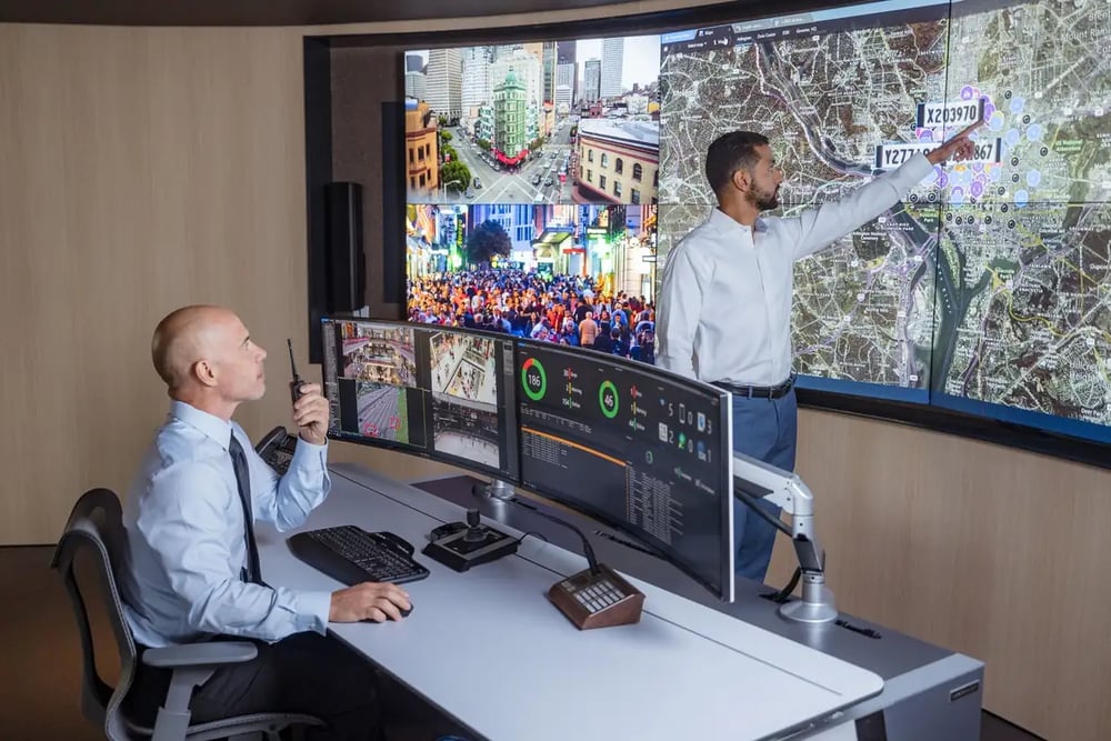 photocustom_gbl-dcxc_male-3-4-security-operator-review-video-wall-1240x828